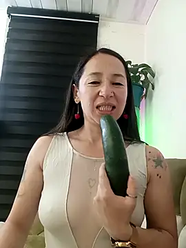 emilypoppy3 online show from October 2025 04:02:02 AM