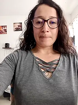 emilypoppy3 online show from February 2026 08:10:01 PM