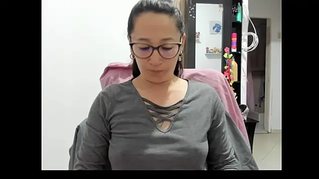 emilypoppy3 online show from March 2026 09:25:01 PM