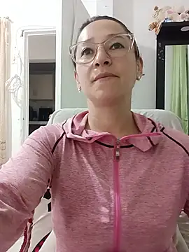 emilypoppy3 online show from July 2026 07:20:02 PM