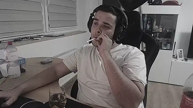 SharkLuigi online show from September 2025 01:49:01 AM