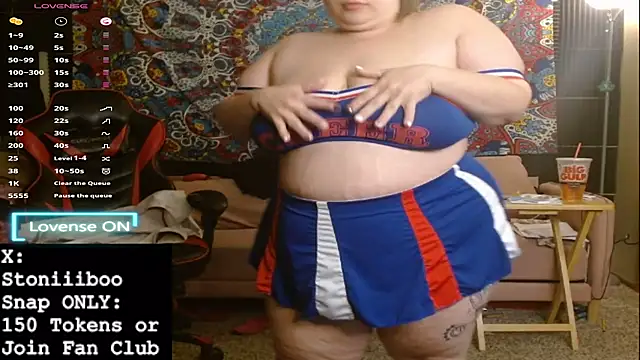 Stoniiiboo online show from October 2025 12:23:02 PM