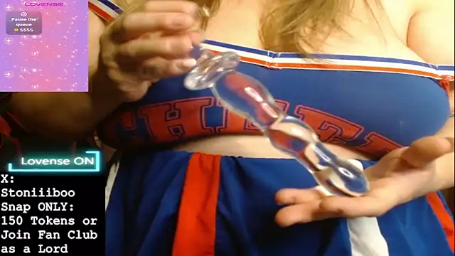 Stoniiiboo online show from December 2025 01:38:02 PM