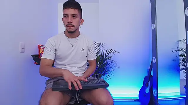 Aron-santoro online show from November 2025 02:39:02 PM