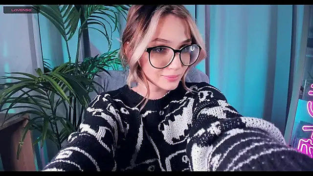 Snapshot of MelissaTetris chatting on February 2025 03:27:01 PM MelissaTetris online show from February 2025 03:27:01 PM