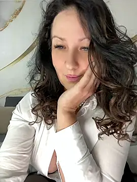 Snapshot of Katie-n chatting on July 2026 04:21:01 AM Katie-n online show from July 2026 04:21:01 AM