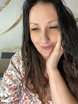 Snapshot of Katie-n chatting on August 2026 07:44:02 AM Katie-n online show from August 2026 07:44:02 AM