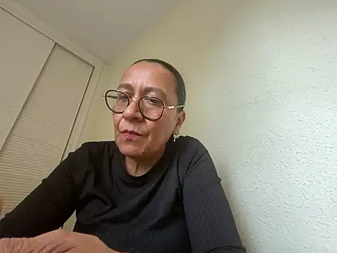 sweeviolet online show from March 2025 01:42:01 PM