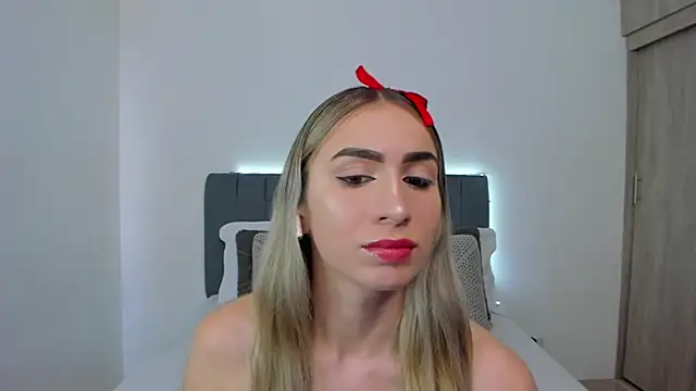 Snapshot of im_sarah34 chatting on April 2026 05:07:01 PM im sarah34 online show from April 2026 05:07:01 PM