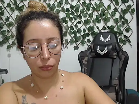 Snapshot of jeiana4u chatting on April 2026 02:49:02 AM jeiana4u online show from April 2026 02:49:02 AM