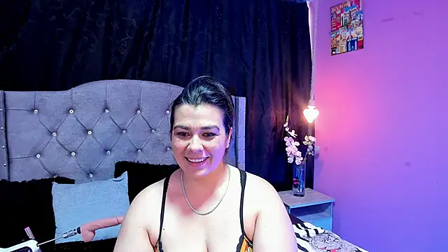 martina foxy  online show from February 2025 12:03:02 PM