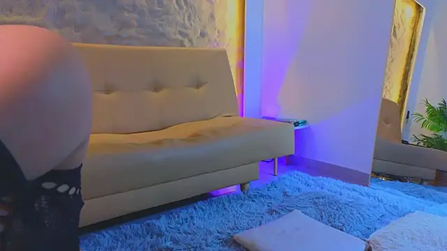 Snapshot of Isa__Blanc chatting on October 2025 02:34:02 AM Isa Blanc online show from October 2025 02:34:02 AM