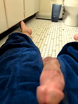 RandomGuy420lol online show from November 2025 08:25:02 AM