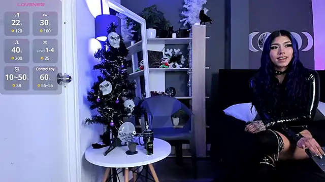 Snapshot of Raven_Witch_ chatting on December 2024 08:02:01 PM Raven Witch online show from December 2024 08:02:01 PM
