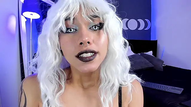 Snapshot of Raven_Witch_ chatting on January 2025 08:47:01 PM Raven Witch online show from January 2025 08:47:01 PM