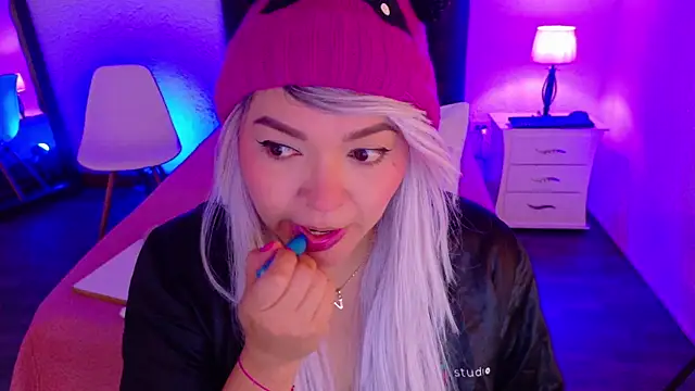 Snapshot of Cuckold_lover69 chatting on February 2025 01:21:02 PM Cuckold lover69 online show from February 2025 01:21:02 PM