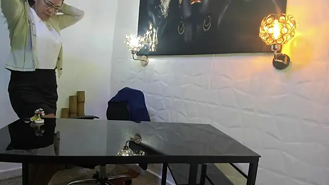 Snapshot of miss_lucero1 chatting on February 2025 01:25:01 PM miss lucero1 online show from February 2025 01:25:01 PM
