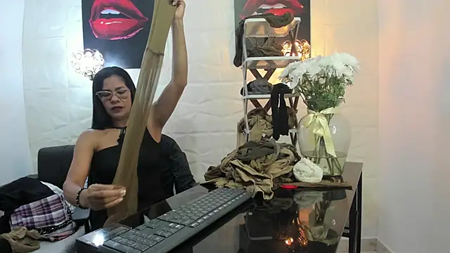 Snapshot of miss_lucero1 chatting on March 2025 01:56:02 AM miss lucero1 online show from March 2025 01:56:02 AM