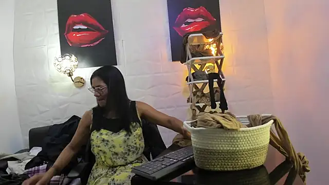 Snapshot of miss_lucero1 chatting on March 2025 01:56:01 AM miss lucero1 online show from March 2025 01:56:01 AM