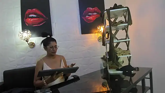Snapshot of miss_lucero1 chatting on March 2025 12:19:02 AM miss lucero1 online show from March 2025 12:19:02 AM