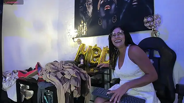 Snapshot of miss_lucero1 chatting on October 2025 08:28:01 PM miss lucero1 online show from October 2025 08:28:01 PM