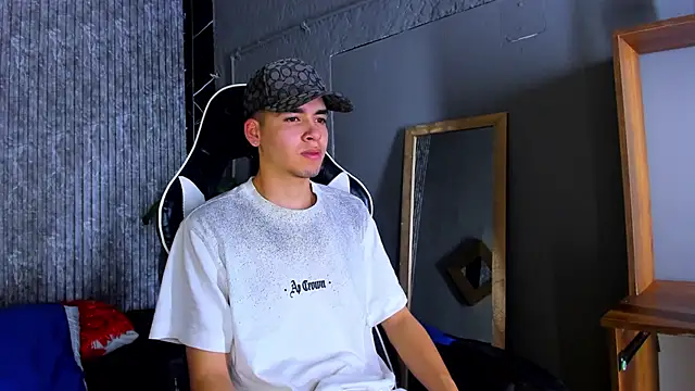 Mike 0233  online show from March 2025 03:23:02 AM