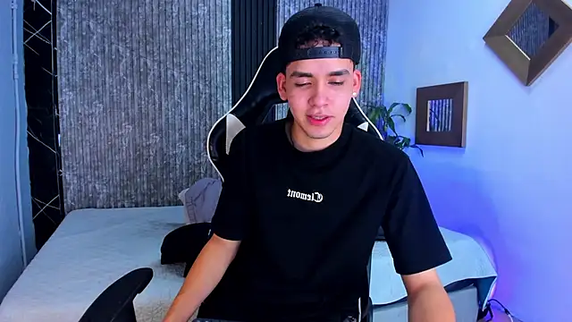 Mike 0233  online show from September 2025 04:36:02 AM