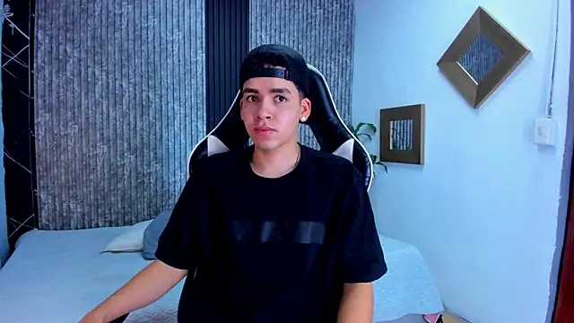 Mike 0233  online show from September 2025 03:41:02 AM