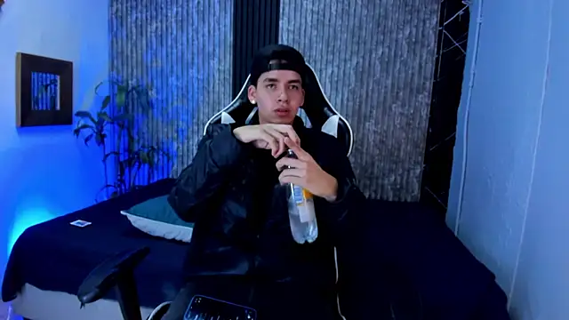 Mike 0233  online show from September 2025 04:29:01 AM