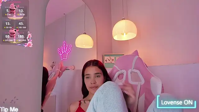 violeth hill online show from January 2026 07:39:01 PM