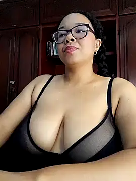 XMara online show from February 2025 10:53:02 PM