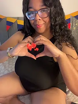 Snapshot of XMara chatting on June 2026 02:10:02 PM XMara online show from June 2026 02:10:02 PM