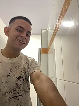 Oscarmartinez123 online show from April 2026 02:20:01 PM