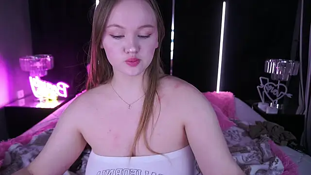 LylaYeess online show from February 2025 10:39:02 AM