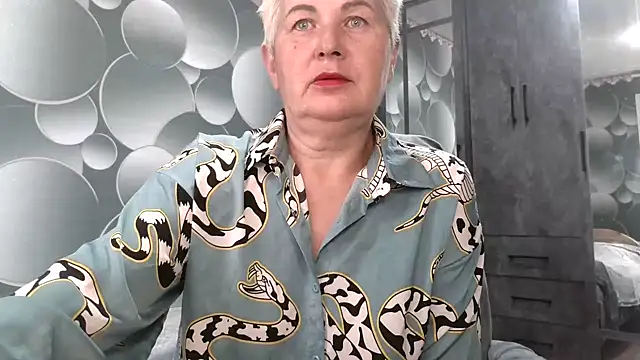 NicoleOlla online show from October 2025 04:11:01 AM