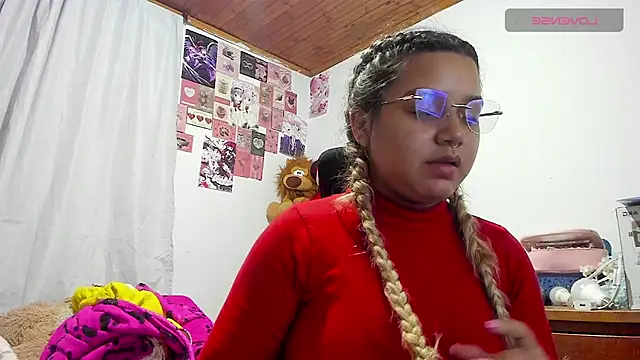 Snapshot of Pucaa_ chatting on May 2026 02:51:02 AM Pucaa online show from May 2026 02:51:02 AM
