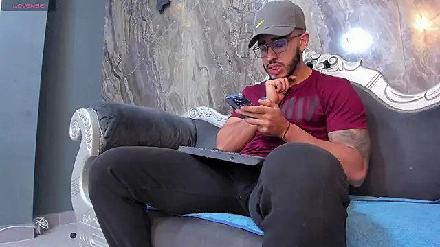 Liam Kleiin online show from March 2025 11:32:01 AM