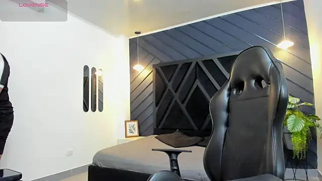 Liam Kleiin online show from October 2025 11:22:02 AM