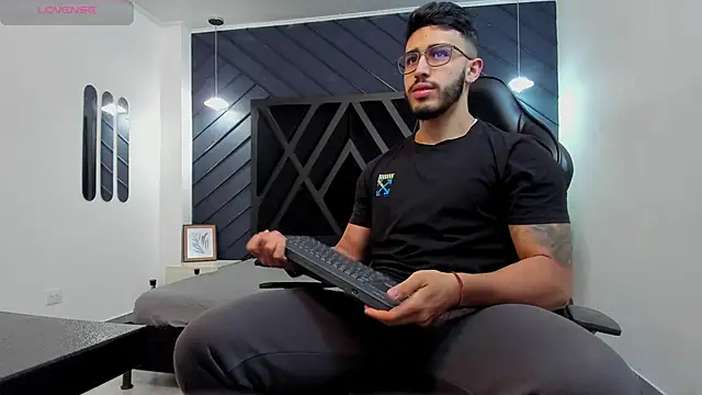 Liam Kleiin online show from November 2025 11:32:02 AM