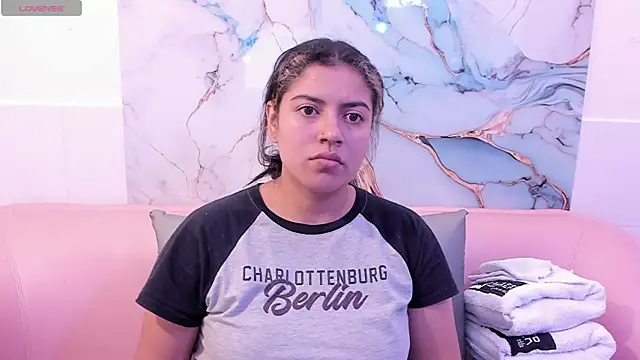 taylor cupper online show from November 2025 02:43:02 AM