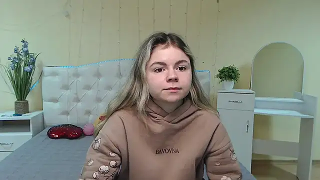 TinaRedly online show from February 2025 06:13:02 AM