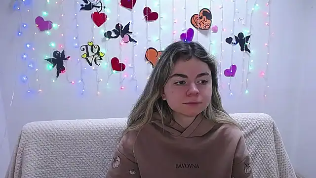 TinaRedly online show from February 2025 06:59:02 PM