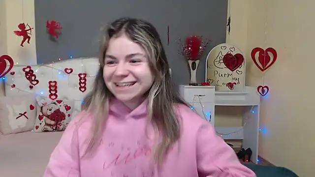 TinaRedly online show from February 2026 06:33:01 PM