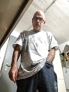 Snapshot of bottomhairy chatting on November 2025 04:00:01 AM bottomhairy online show from November 2025 04:00:01 AM