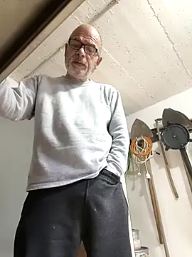 Snapshot of bottomhairy chatting on March 2026 12:44:01 PM bottomhairy online show from March 2026 12:44:01 PM