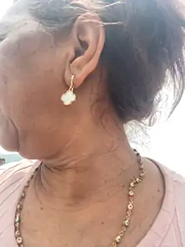 Snapshot of SWEET_LOVER01 chatting on March 2026 04:11:01 PM SWEET LOVER01 online show from March 2026 04:11:01 PM