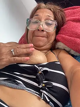 Snapshot of SWEET_LOVER01 chatting on April 2026 04:07:02 PM SWEET LOVER01 online show from April 2026 04:07:02 PM