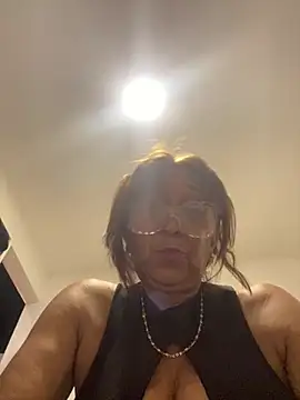 Snapshot of SWEET_LOVER01 chatting on April 2026 01:38:01 AM SWEET LOVER01 online show from April 2026 01:38:01 AM