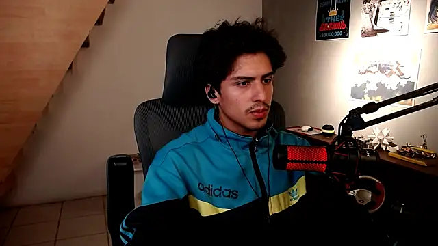 Snapshot of Thieves9 chatting on May 2026 06:42:02 AM Thieves9 online show from May 2026 06:42:02 AM