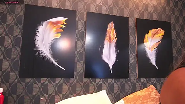 SharomRoss online show from September 2025 01:00:02 PM